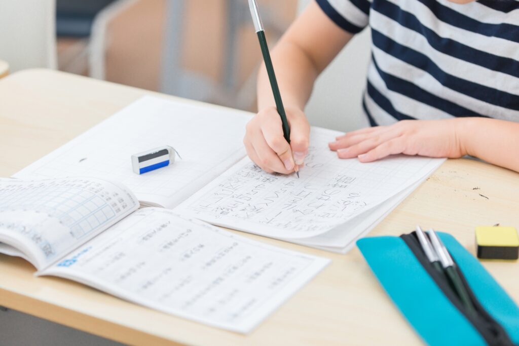 【小中学生の漢字の勉強】最速で爆伸！効果的な漢字の勉強法と覚え方！